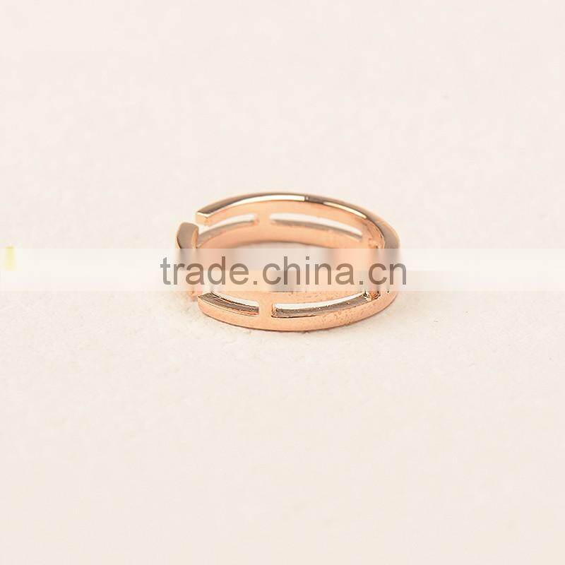 gold finger ring hot selling ladies finger double v design finger ring