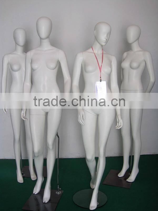 Fashion window mannequins display /mannequins /ghost mannequin