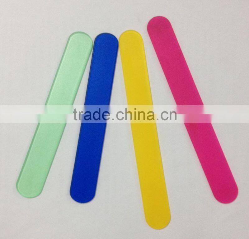 V-GF16-13 The children's size plastic tongue depressor