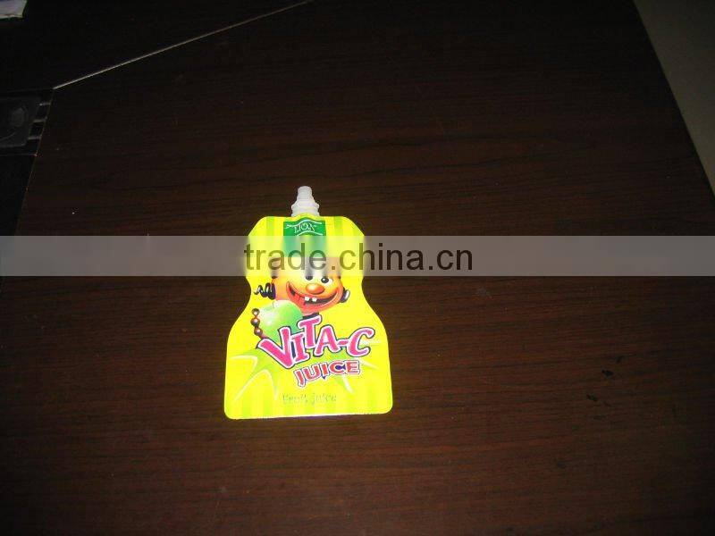 stand up recycle children juice bag with spout/plastic spouted drink bag with spout