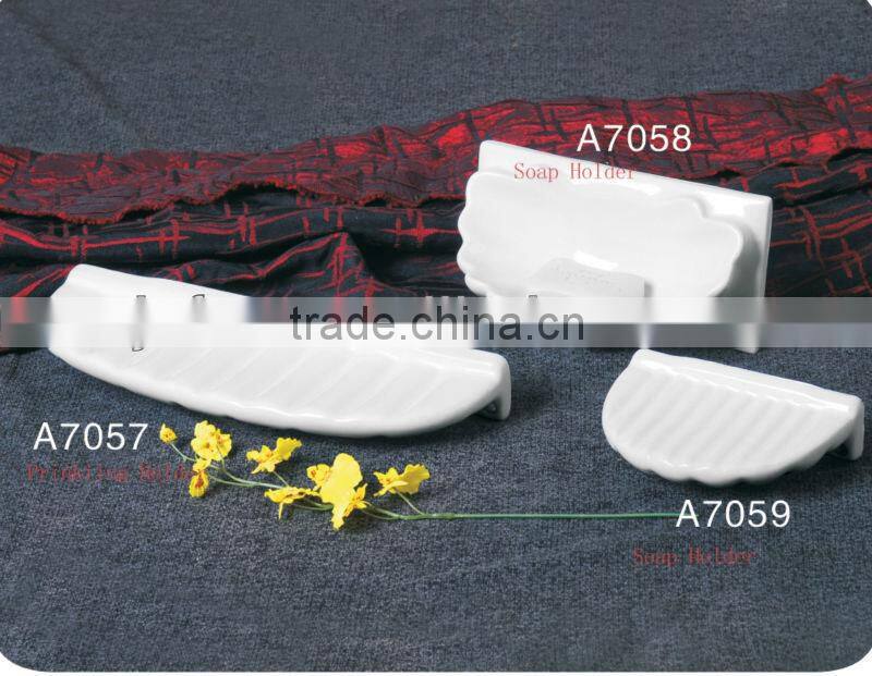 0023 Elegant Ceramic bathroom accessories