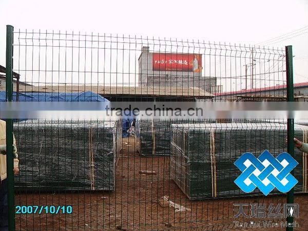 Framework and Weave-shape white pvc coated welded wire mesh fence