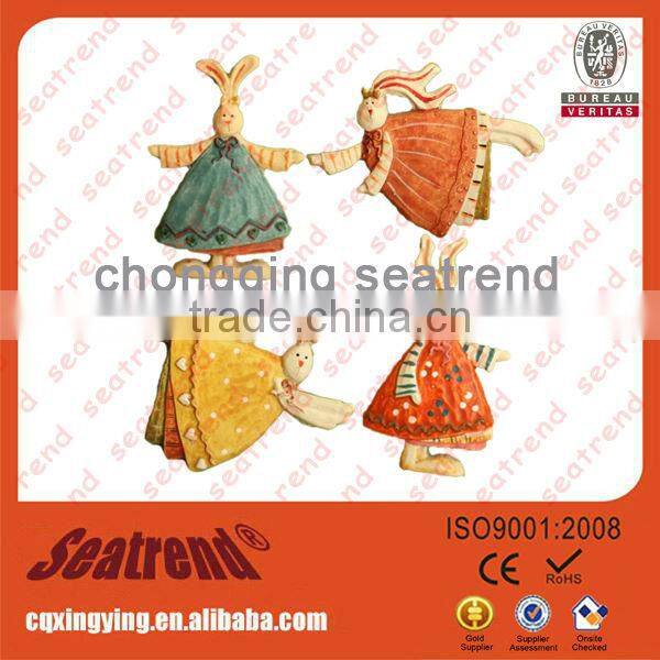 Gold supplier high quality customized cheap lovely polyresin magnet for alibaba