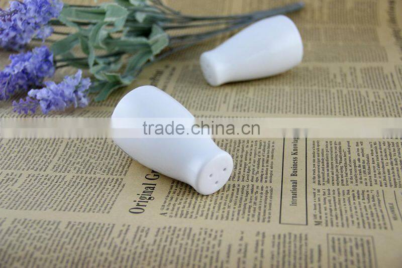 personalized ceramic salt and pepper shaker , porcelain salt and pepper shaker with lid
