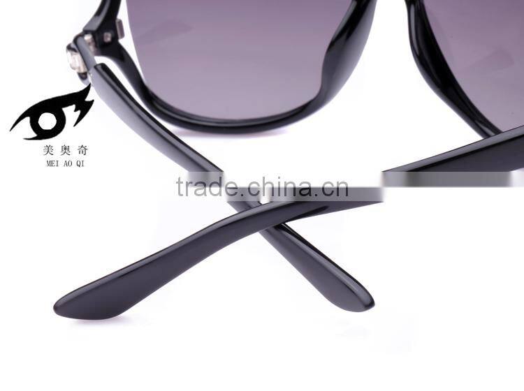 Fashionable sunglasses,glasses frame with diamond