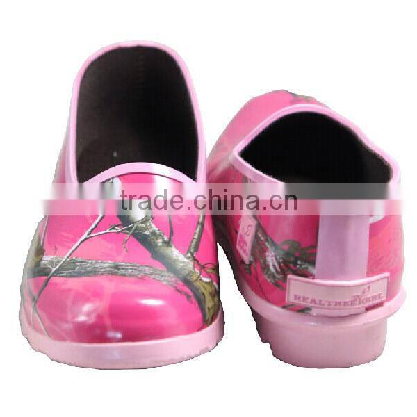 Ladies Lightweight Pink Camo Rubber Garden Shoes