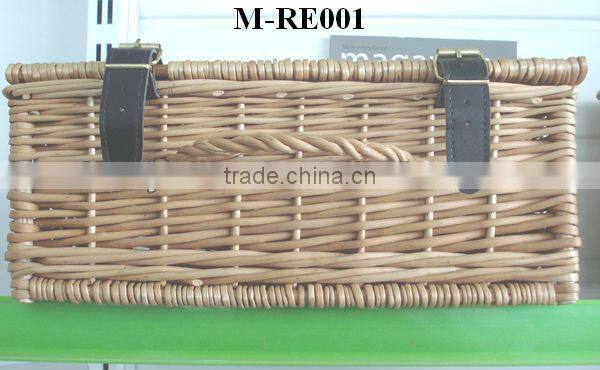 Empty wicker hamper / empty willow picnic basket with leather and willow handle
