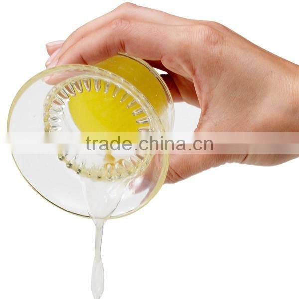 2016 wholesale food grade plastic kitchen utensil lemon squeezer jucer