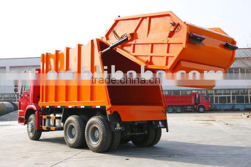 Carriage removable garbage truck with free parts