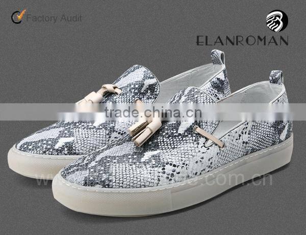 Vintage casual fancy men loafer shoes with python leather embossing shoes