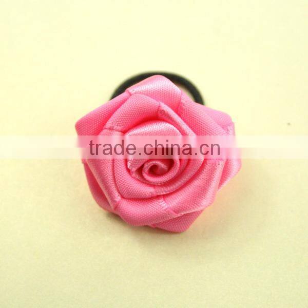 Adhesive satin ribbon bow for gift