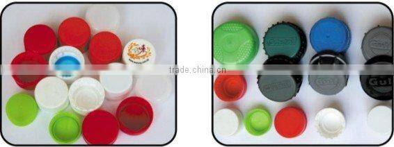 Plastic bottle cap molding machine