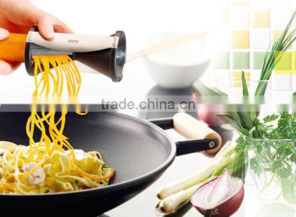 high quality commercial tri-blade plastic spiral vegetable slicer