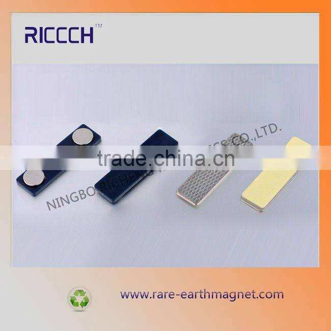 Name tag magnetic fixation