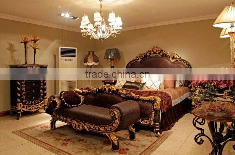 New Arrival Luxurious Solid Wood Golden Carving King Size Bed with Elegant Cream Color Fabric Tufted Headboard BF11-03294c