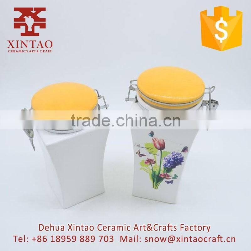 Hot selling kitchen decorative storage ceramic cookie jar with cover
