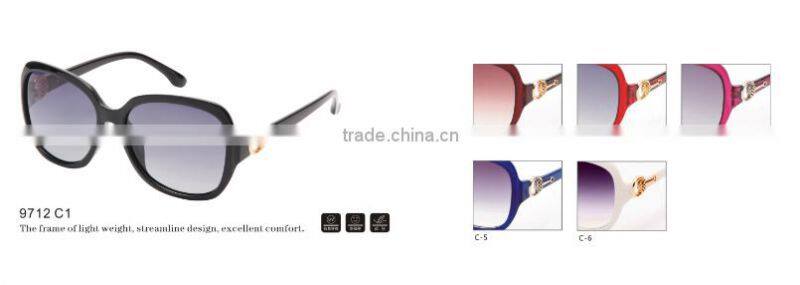 New Design Fashion Sunglasses with metal Hinge