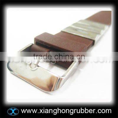 Latest design silicone bracelet with stainless steel accessoire