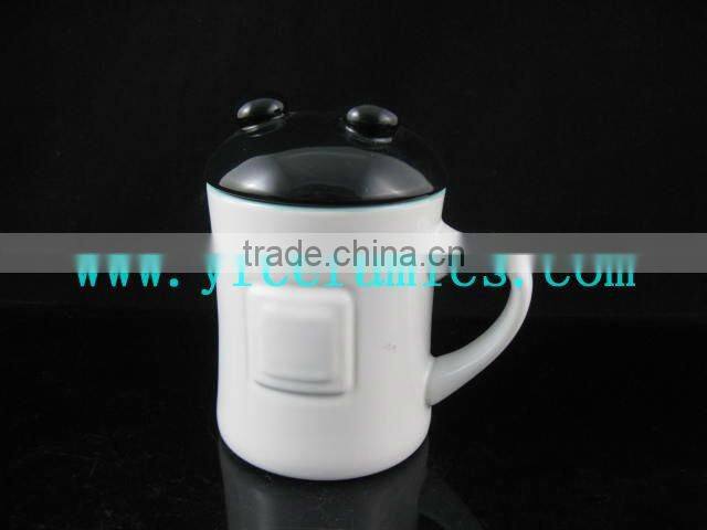 YF18621 embossed porcelain coffee mug with lid