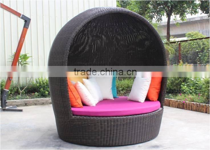 Outdoor nest shape Aluminum rattan sunbed with cushion & pillow