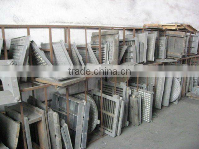 Round square ductile cast iron manhole cover with frame