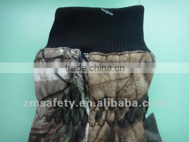Camouflage color anti-slip winter gloves with 3M lining