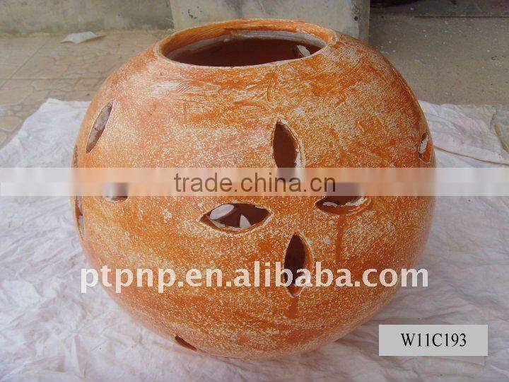 Clay chimney with metal stand, fire shelf and lid for garden decoration