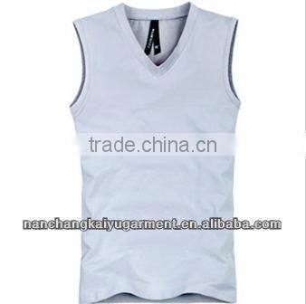 sleeveless T-shirt