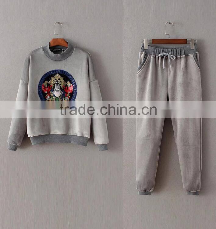 Runwaylover EY2359B New Fashion 2017 Ladies Sport Suits , Women Embroidery Hoodie And Casual Pants