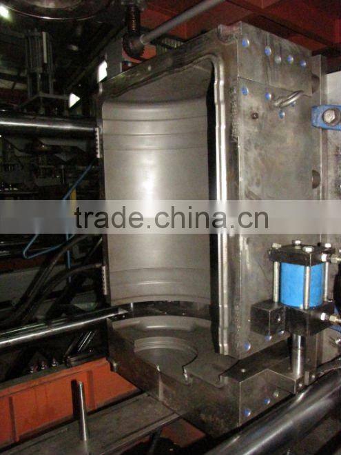 Extrusion blow moulding machine for road barrier anti-bump barrel crash cushion