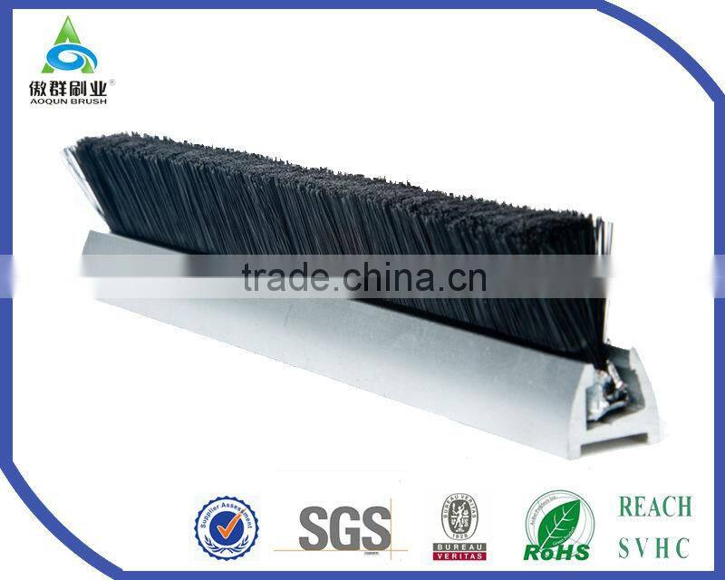 High Tenacity Anti-pinch Aluminum Pedestal Strip Brush in Escalator