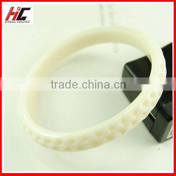 Best Promotion Gift Fashion New Design Polyester Resin Bangle