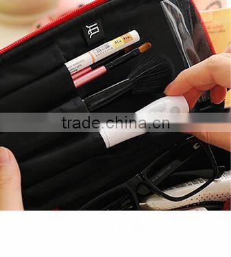 Practical high-capacity portable cosmetic bag