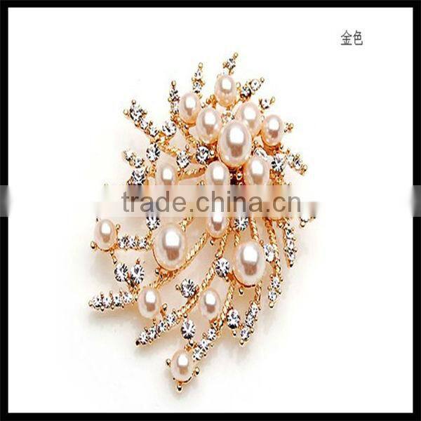 elegant pearl brooches for wedding invitation