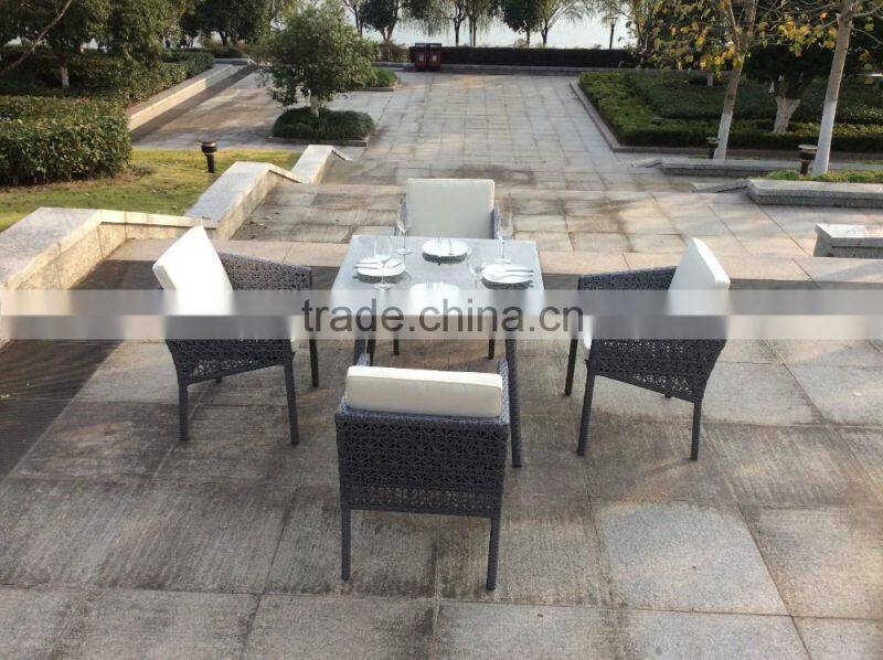 Wholesale Outdoor Rattan Dinner Table Set in Garden