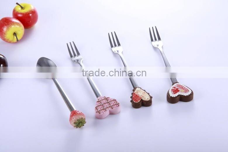 Fashion design high quality cake spoon and fork with gife box packing
