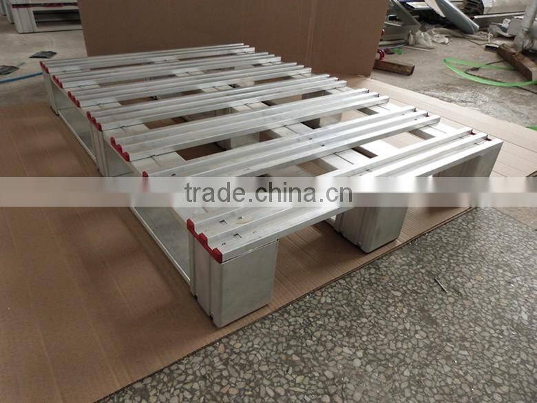 4-way 3 runner aluminum pallet for storge