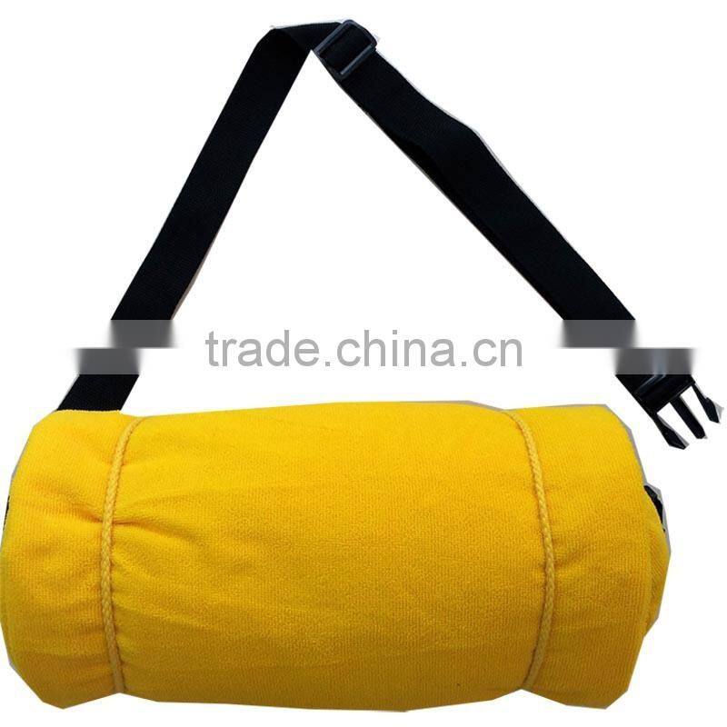 Microfiber beach towel with pillow