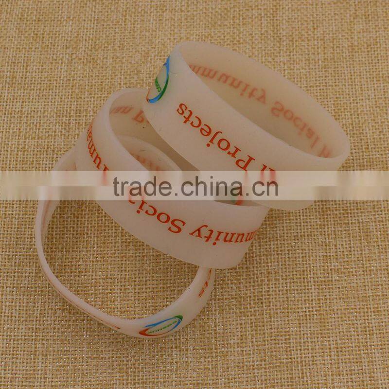 Wholesale bulk cheap custom wristbands silicone