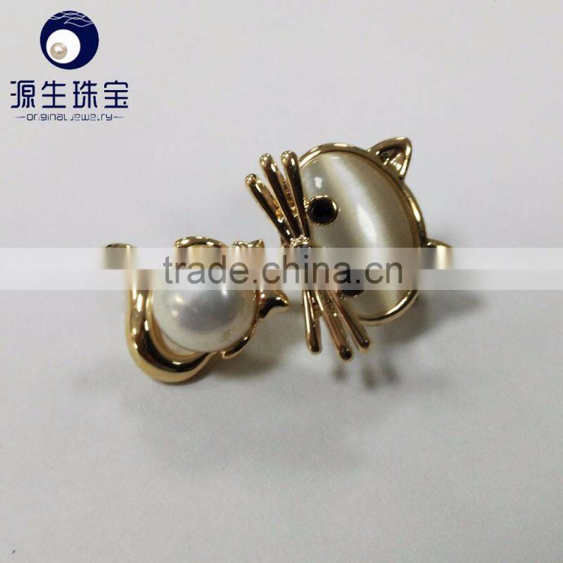 Pearl Main Stone and Crystal, Rhinestone Jewelry Main Material brooch