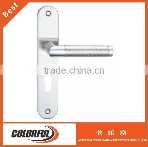 door handles on plate exit door