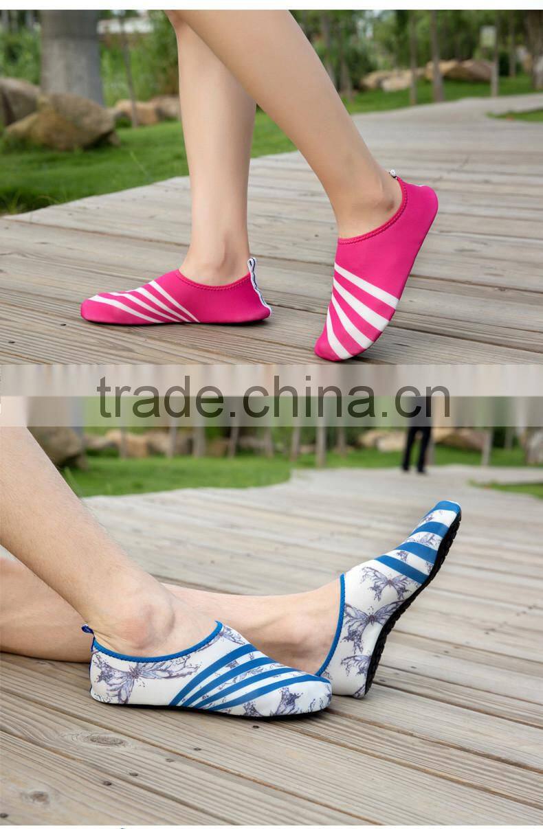 Anti-slip light weight and high elasticity lovers sports casual shoes to skin for adults