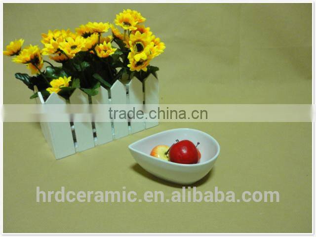 wholesale High Quality white ceramic olive shape dish