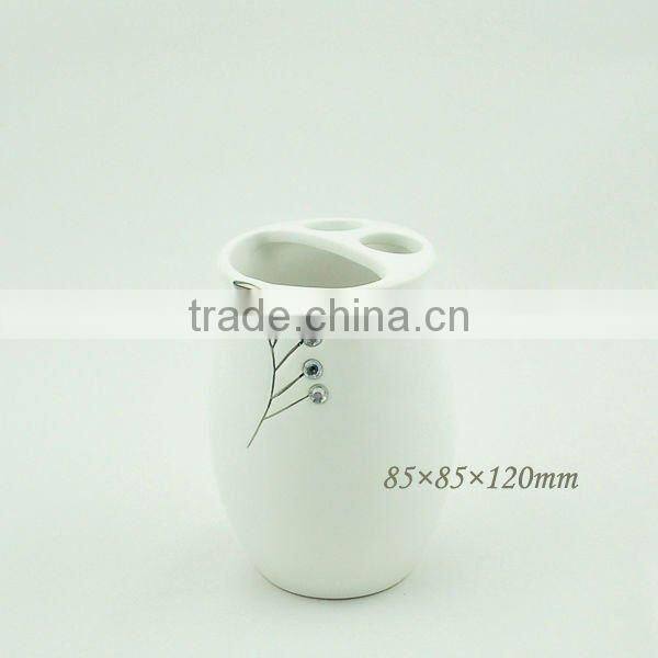 2013 New Products Ceramic Bathroom Set