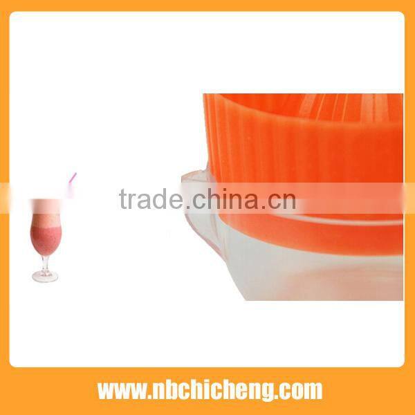 2015 wholesale Lemon Squeezer hand mini automatic lemon juicer