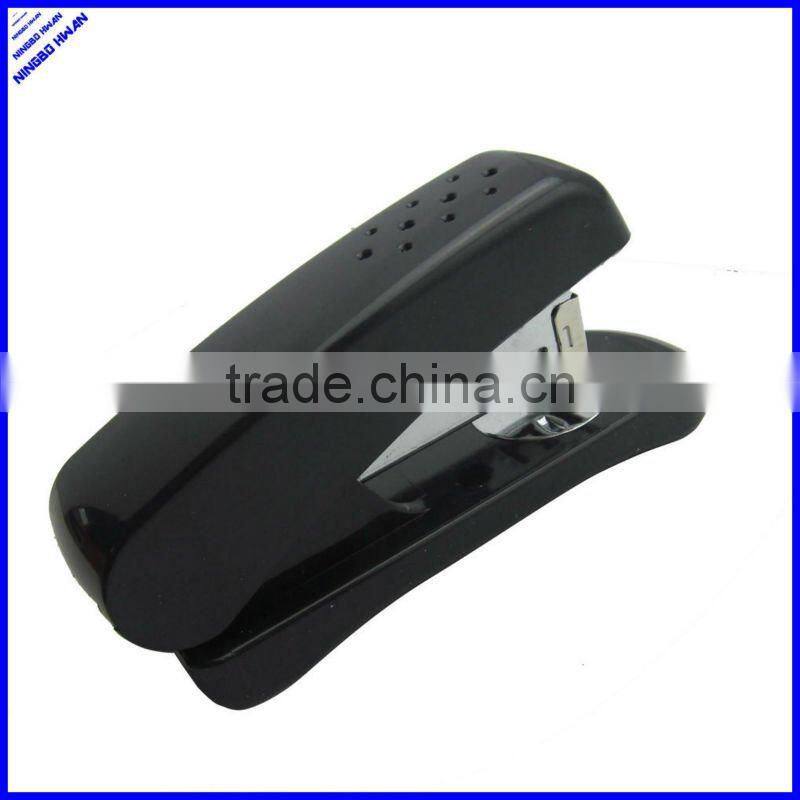 2015 hot selling cheap standard plastic colorful stapler