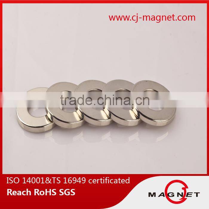 China manufacture fashion magnets for clothing