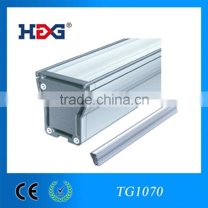 Liner wash wall lighting fitting fixture