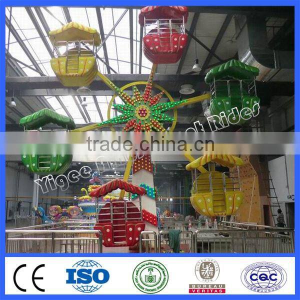 Theme park ride mini ferris wheel