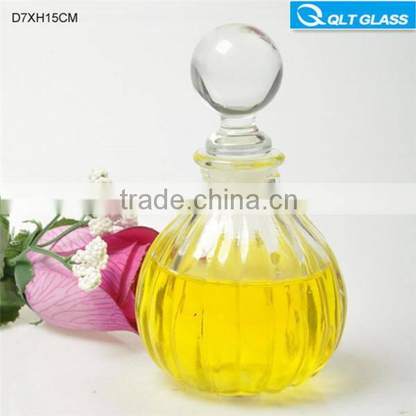 30ml New designed embossing glass perfume bottle price for woman
